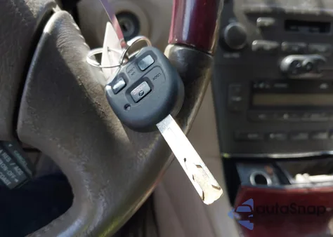 2002 Lexus Es 300 300 from USA, damaged, VIN JTHBF30G920075741